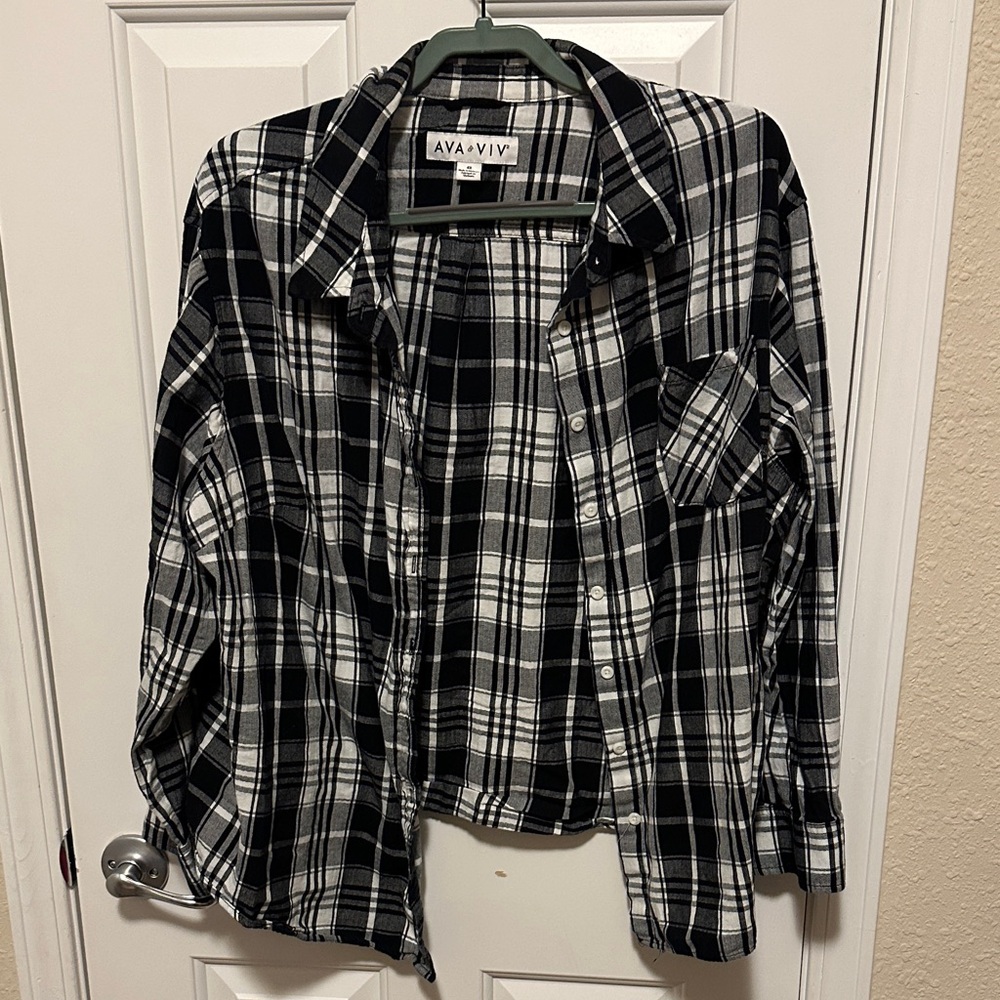Ava & Viv Black and White Plaid Button Down Shirt - Picture 1 of 5